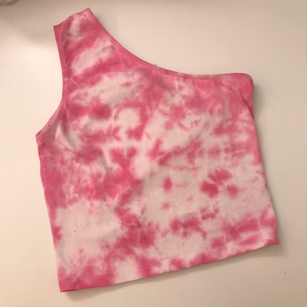 Brandy Melville tie dye top 🍯